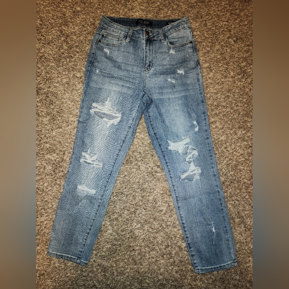 Judy Blue Light Blue Distressed Women’s Jeans
